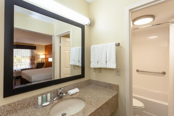 Clarion Inn Biltmore Village image 14