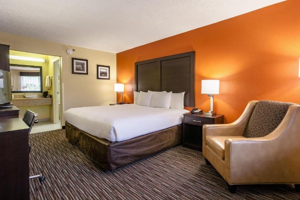 Clarion Inn Biltmore Village image 15